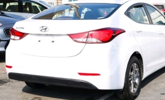 Buy Used Hyundai Elantra White Car in Luanda in Luanda Province Buy Used Hyundai Elantra White Car in Luanda in Luanda Province