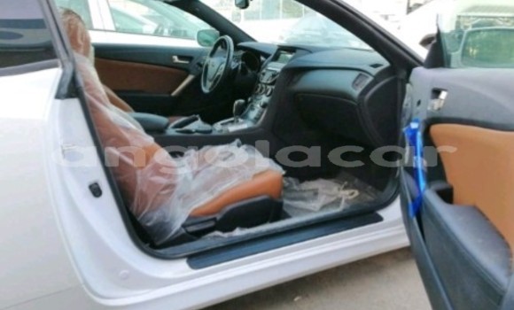 Acheter Occasion Voiture Hyundai Genesis Blanc à Luanda, Province de Luanda Acheter Occasion Voiture Hyundai Genesis Blanc à Luanda, Province de Luanda