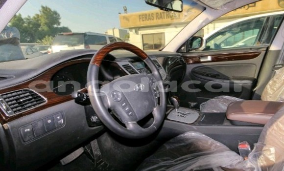 Acheter Occasion Voiture Hyundai Genesis Rouge à Luanda, Province de Luanda Acheter Occasion Voiture Hyundai Genesis Rouge à Luanda, Province de Luanda