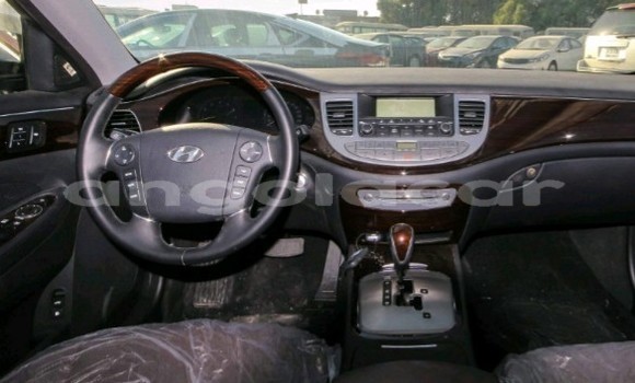 Acheter Occasion Voiture Hyundai Genesis Rouge à Luanda, Province de Luanda Acheter Occasion Voiture Hyundai Genesis Rouge à Luanda, Province de Luanda