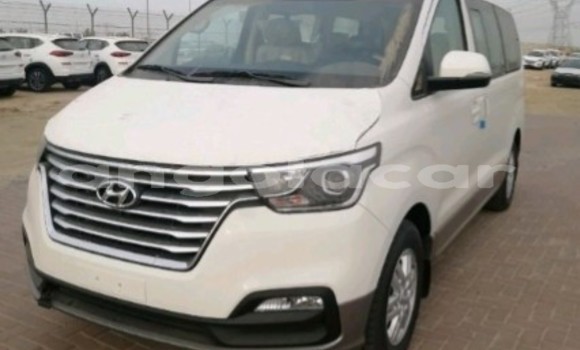 Acheter Occasion Voiture Hyundai H1 Blanc à Luanda, Province de Luanda Acheter Occasion Voiture Hyundai H1 Blanc à Luanda, Province de Luanda