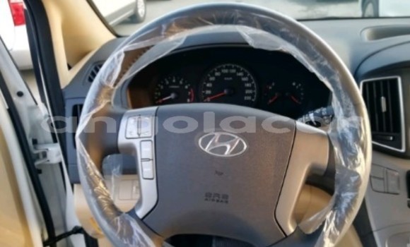 Acheter Occasion Voiture Hyundai H1 Blanc à Luanda, Province de Luanda Acheter Occasion Voiture Hyundai H1 Blanc à Luanda, Province de Luanda