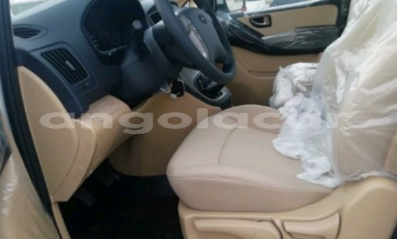 Acheter Occasion Voiture Hyundai H1 Blanc à Luanda, Province de Luanda Acheter Occasion Voiture Hyundai H1 Blanc à Luanda, Province de Luanda