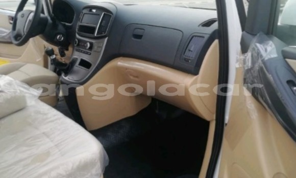 Acheter Occasion Voiture Hyundai H1 Blanc à Luanda, Province de Luanda Acheter Occasion Voiture Hyundai H1 Blanc à Luanda, Province de Luanda