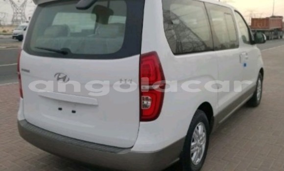 Acheter Occasion Voiture Hyundai H1 Blanc à Luanda, Province de Luanda Acheter Occasion Voiture Hyundai H1 Blanc à Luanda, Province de Luanda