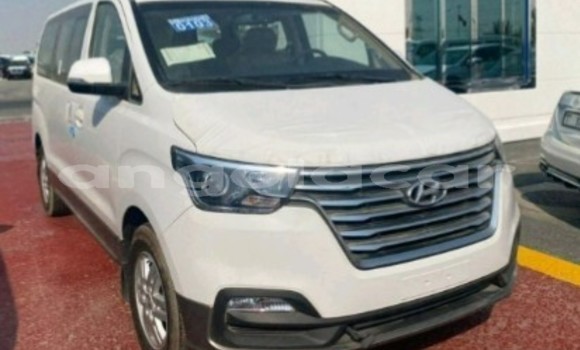 Acheter Occasion Voiture Hyundai H1 Blanc à Luanda, Province de Luanda Acheter Occasion Voiture Hyundai H1 Blanc à Luanda, Province de Luanda