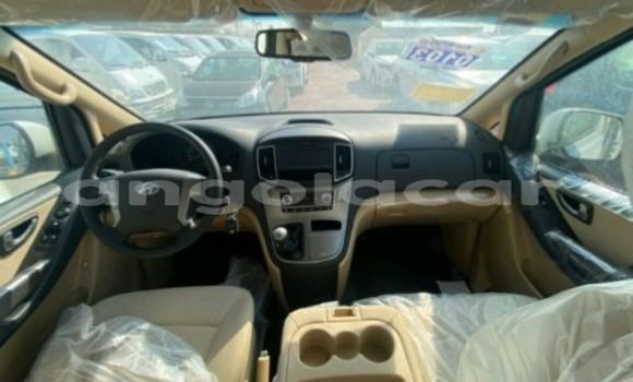 Comprar Usado Hyundai H1 Branco Carro em Luanda em Luanda Province Comprar Usado Hyundai H1 Branco Carro em Luanda em Luanda Province