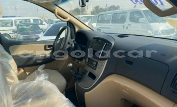 Comprar Usado Hyundai H1 Branco Carro em Luanda em Luanda Province Comprar Usado Hyundai H1 Branco Carro em Luanda em Luanda Province