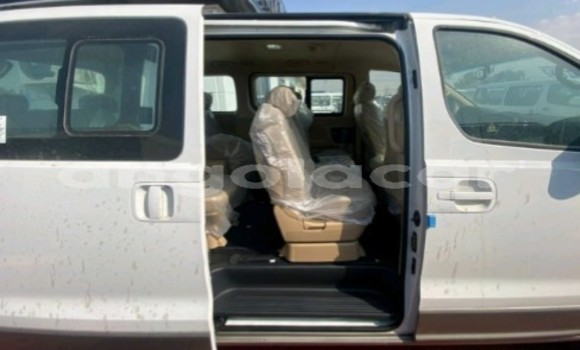 Comprar Usado Hyundai H1 Branco Carro em Luanda em Luanda Province Comprar Usado Hyundai H1 Branco Carro em Luanda em Luanda Province