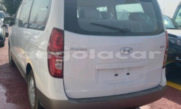 Comprar Usado Hyundai H1 Branco Carro em Luanda em Luanda Province Comprar Usado Hyundai H1 Branco Carro em Luanda em Luanda Province