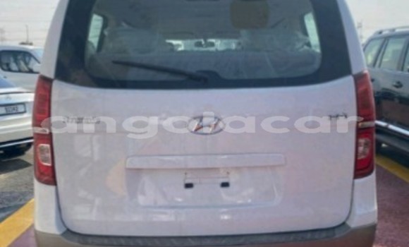 Comprar Usado Hyundai H1 Branco Carro em Luanda em Luanda Province Comprar Usado Hyundai H1 Branco Carro em Luanda em Luanda Province