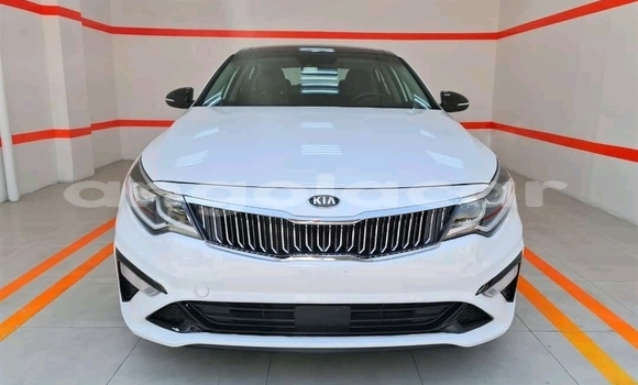 Comprar Usado Kia Optima Branco Carro em Luanda em Luanda Province