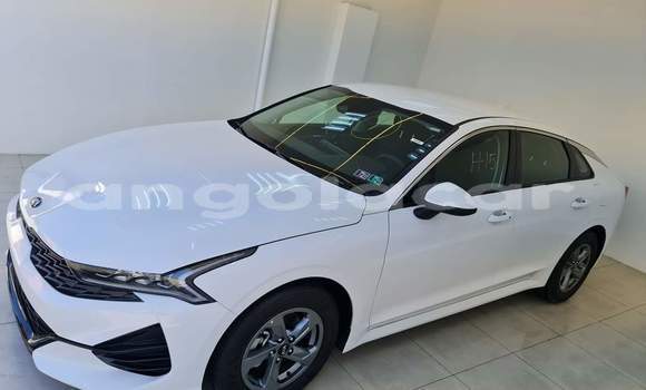 Comprar Usado Kia K5 Branco Carro em Luanda em Luanda Province