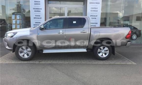 Buy Used Toyota Hilux Brown Car in Luanda in Luanda Province Buy Used Toyota Hilux Brown Car in Luanda in Luanda Province