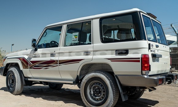 Acheter Occasion Voiture Toyota Pickup Blanc à Luena, Moxico Acheter Occasion Voiture Toyota Pickup Blanc à Luena, Moxico
