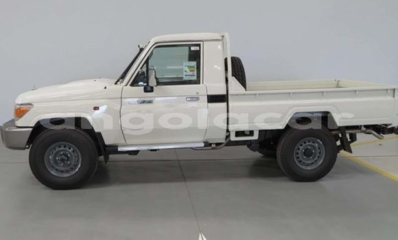 Acheter Occasion Voiture Toyota Land Cruiser Gris à Luanda, Province de Luanda Acheter Occasion Voiture Toyota Land Cruiser Gris à Luanda, Province de Luanda
