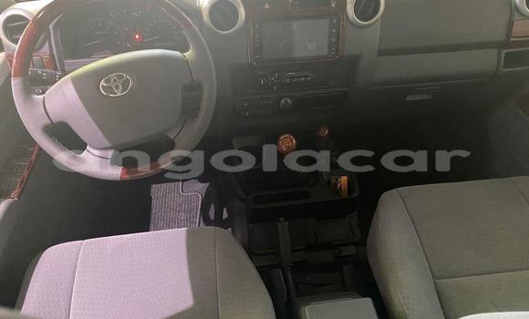 Buy Used Toyota Land Cruiser White Car in Luanda in Luanda Province Buy Used Toyota Land Cruiser White Car in Luanda in Luanda Province
