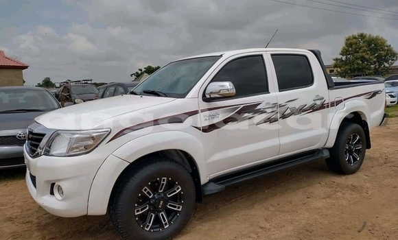 Acheter Occasion Voiture Toyota Hilux Blanc à Luanda, Province de Luanda Acheter Occasion Voiture Toyota Hilux Blanc à Luanda, Province de Luanda