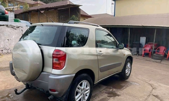 Comprar Usado Toyota RAV4 Outro Carro em Luanda em Luanda Province Comprar Usado Toyota RAV4 Outro Carro em Luanda em Luanda Province