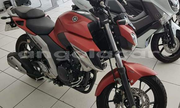 Comprar Usado Yamaha FZ Outro Moto em Luanda em Luanda Province