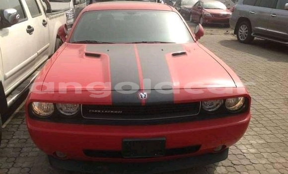 Acheter Occasion Voiture Dodge Challenger Rouge à Luanda, Province de Luanda Acheter Occasion Voiture Dodge Challenger Rouge à Luanda, Province de Luanda