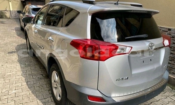 Comprar Usado Toyota RAV4 Outro Carro em Luanda em Luanda Province Comprar Usado Toyota RAV4 Outro Carro em Luanda em Luanda Province