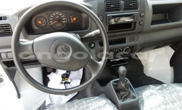 Buy Used Suzuki APV White Car in Luanda in Luanda Province Buy Used Suzuki APV White Car in Luanda in Luanda Province