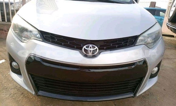 Comprar Usado Toyota Corolla Outro Carro em Luanda em Luanda Province