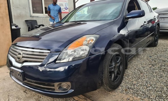 Comprar Usado Nissan Altima Azul Carro em Luanda em Luanda Province