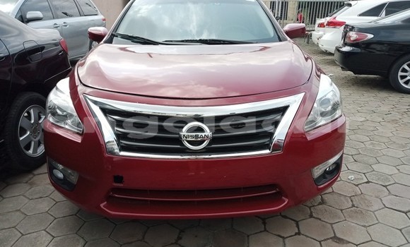 Comprar Usado Nissan Altima Vermelho Carro em Luanda em Luanda Province