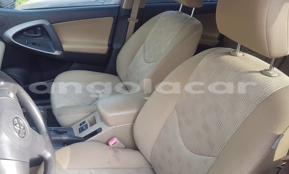 Comprar Usado Toyota RAV4 Vermelho Carro em Luanda em Luanda Province Comprar Usado Toyota RAV4 Vermelho Carro em Luanda em Luanda Province