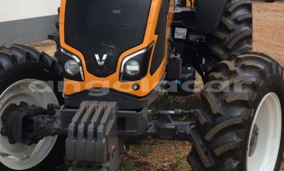 Buy Used Caterpillar 120 Brown Truck in Luanda in Luanda Province Buy Used Caterpillar 120 Brown Truck in Luanda in Luanda Province