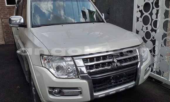 Acheter Occasion Voiture Mitsubishi Pajero Blanc à Luanda, Province de Luanda Acheter Occasion Voiture Mitsubishi Pajero Blanc à Luanda, Province de Luanda