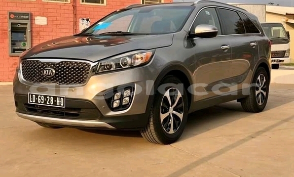 Comprar Usado Kia Sorento Prata Carro em Luanda em Luanda Province