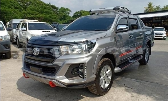 Acheter Occasion Voiture Toyota Hilux Gris à Luanda, Province de Luanda Acheter Occasion Voiture Toyota Hilux Gris à Luanda, Province de Luanda