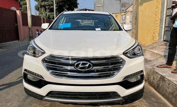 Acheter Occasion Voiture Hyundai Tucson Blanc à Luanda, Province de Luanda Acheter Occasion Voiture Hyundai Tucson Blanc à Luanda, Province de Luanda