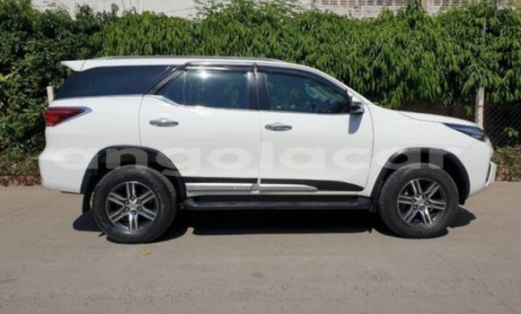 Acheter Occasion Voiture Toyota Fortuner Blanc à Lobito, Benguela Acheter Occasion Voiture Toyota Fortuner Blanc à Lobito, Benguela