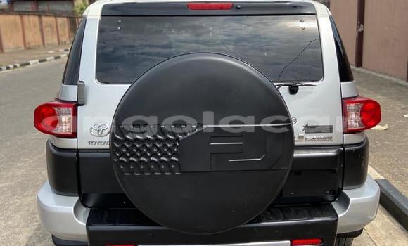 Comprar Usado Toyota FJ Cruiser Prata Carro em Luanda em Luanda Province Comprar Usado Toyota FJ Cruiser Prata Carro em Luanda em Luanda Province