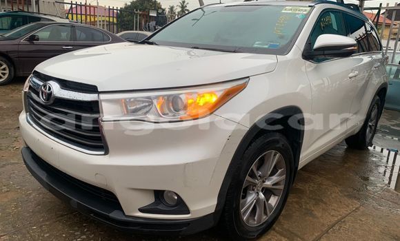 Acheter Occasion Voiture Toyota Highlander Blanc à Luanda, Province de Luanda Acheter Occasion Voiture Toyota Highlander Blanc à Luanda, Province de Luanda