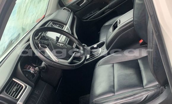 Comprar Usado Toyota Highlander Branco Carro em Luanda em Luanda Province Comprar Usado Toyota Highlander Branco Carro em Luanda em Luanda Province