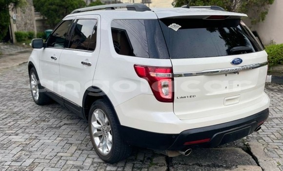 Acheter Occasion Voiture Ford Explorer Blanc à Luanda, Province de Luanda Acheter Occasion Voiture Ford Explorer Blanc à Luanda, Province de Luanda