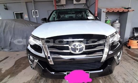 Buy Used Toyota Fortuner Black Car in Luanda in Luanda Province Buy Used Toyota Fortuner Black Car in Luanda in Luanda Province
