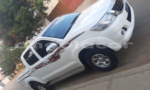 Comprar Usado Toyota Hilux Branco Carro em Luanda em Luanda Province Comprar Usado Toyota Hilux Branco Carro em Luanda em Luanda Province