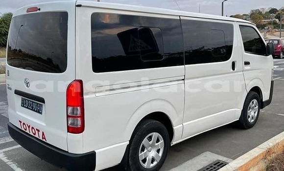 Comprar Usado Toyota Hiace Branco Carro em Luanda em Luanda Province Comprar Usado Toyota Hiace Branco Carro em Luanda em Luanda Province