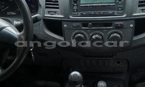 Comprar Usado Toyota Hilux Branco Carro em Luanda em Luanda Province Comprar Usado Toyota Hilux Branco Carro em Luanda em Luanda Province