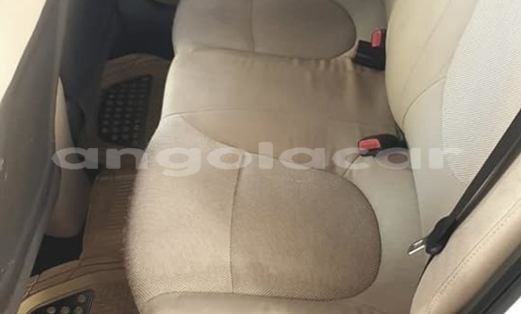 Acheter Occasion Voiture Hyundai Accent Blanc à Luanda, Province de Luanda Acheter Occasion Voiture Hyundai Accent Blanc à Luanda, Province de Luanda