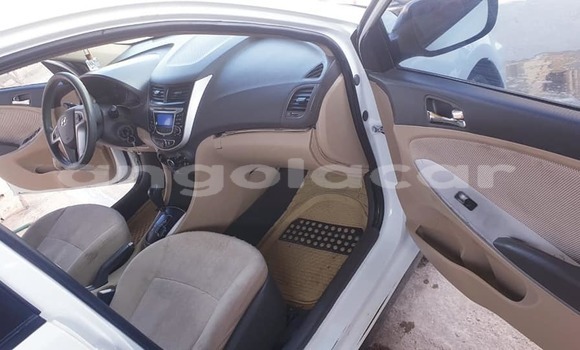 Acheter Occasion Voiture Hyundai Accent Blanc à Luanda, Province de Luanda Acheter Occasion Voiture Hyundai Accent Blanc à Luanda, Province de Luanda