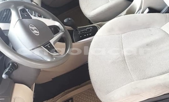 Acheter Occasion Voiture Hyundai Accent Blanc à Luanda, Province de Luanda Acheter Occasion Voiture Hyundai Accent Blanc à Luanda, Province de Luanda