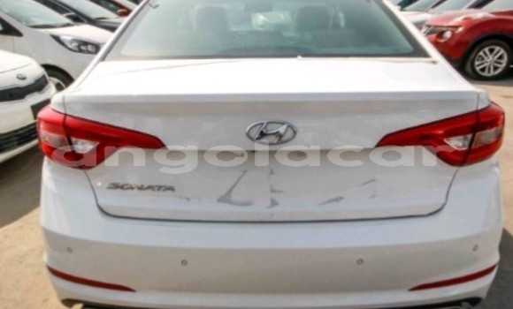 Buy Used Hyundai Sonata White Car in Luanda in Luanda Province Buy Used Hyundai Sonata White Car in Luanda in Luanda Province