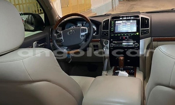 Comprar Usado Toyota Land Cruiser Branco Carro em Luanda em Luanda Province Comprar Usado Toyota Land Cruiser Branco Carro em Luanda em Luanda Province